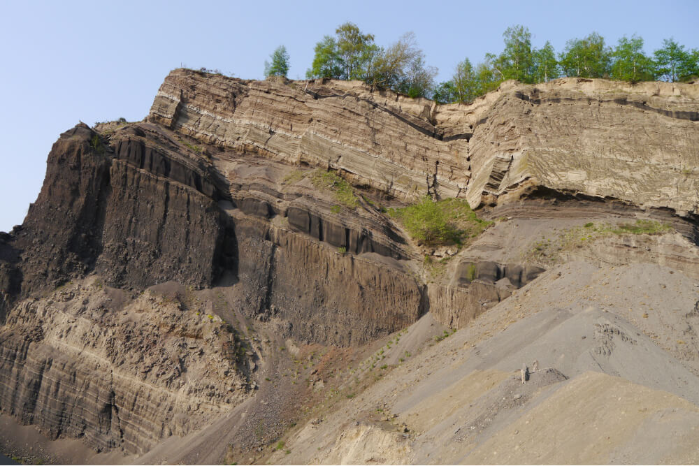 Bergbau in der Vulkaneifel mit Basalt und Lava